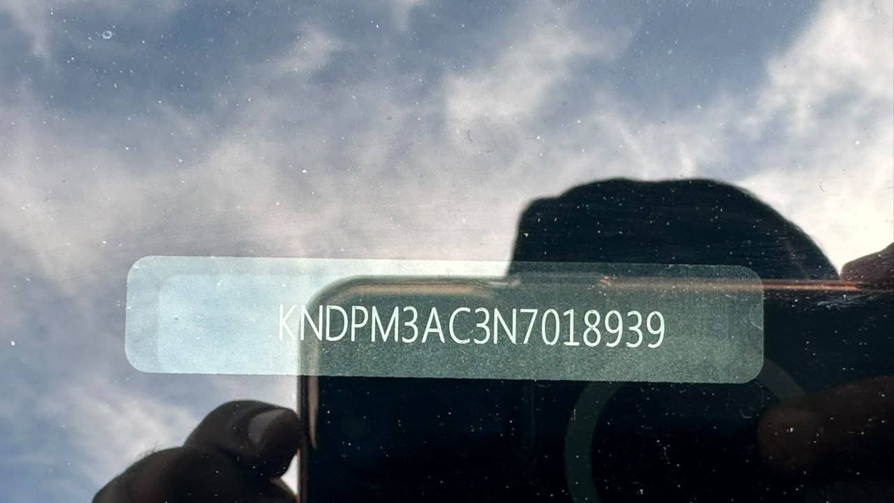 سبورتج 2022 وارد امريكي
بدون فتحه بدون بصمه (سويج ) 
رقم بغداد
ثلاثة انظمه قياده عادي ايكو سبورت 
محرك 2400
كامره خلفية 
كروز سرعه / تحكمات ستيرن كاملة 
شاشة بلادي ابل كار بلي اندرويد اوتو 
نظام خروج عن المسار 
تبريد قطعتين 
ايرباكات سليمة 
رقم شاصي : KNDPM3AC3N7018939
تواصل واتساب : ‭***********‬
السعر: 160$

نص مكتوب في الصور:
- للبيع KIA SPORTAGE 2022 سيارة عائلية .. مريحة وبحالة ممتازة محرك 2.4 لتر أداء قوي واقتصاد جيد قير أوتوماتيك سلاسة في القيادة دفع أمامي (FWD) ثبات وتحكم ممتاز موديل 2022 سنة الصنع شاشة كبيرة (Apple CarPlay / Android Auto) كاميرا دوارة (360°) تحكم ستيرين جهتين رادار أمامي (تنبيه وتصحيح المسار) توقف ذاتي (Auto Brake) مثبت سرعة (Cruise Control) تبريد قطعتين (أمامي) 3 وضعيات للقيادة (إيكو / نورمل / سبورت) جنط ألمنيوم إضاءة LED وغيرها الكثير .. المواصفات كاملة .. اتصل الآن
- KNDPM3AC3N7018939