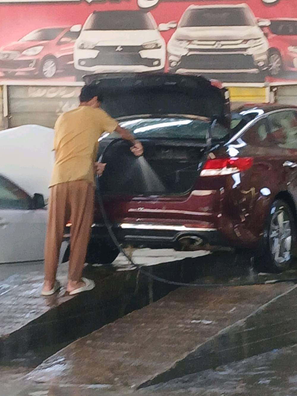 سلام عليكم 
أوتما موديل ١٩ نضيفه جداً من الخارج والداخل والحداديه والكرير بوضع الشركه تخم تاير السياره بدون صبغ وبدون ارباك  مكان السياره مركز الحله ..وعملي  بغداد *********** السعر ١٣٥ وبيه مجال