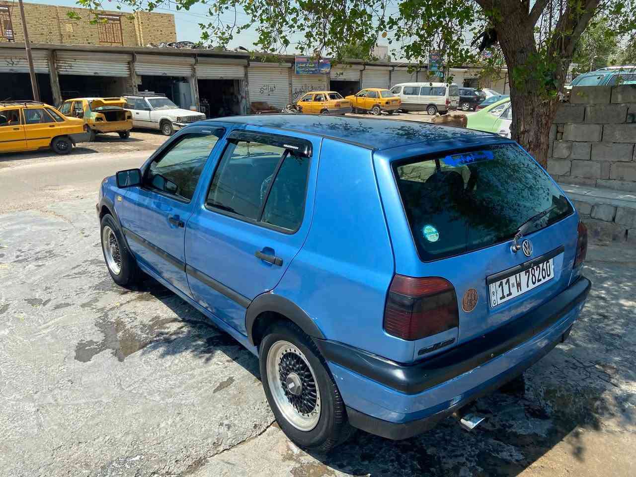 كولف موديل 1992
ب اسمي سنوية منتهية 
مكينة 1800 دوش لا تنقيص ولا تبخير كير اوتو 
حدادية صدر امامي خلفي كامل جديد 
تبريد ممتاز تدفئة ملغية باتري جديد 
مراوح جديدة سنتر لوك جام امامي كهرباء 
كهربائيات شغالة 
دواخل نظيفة ارضية جلد 
كيلو متر ميشتغل 
السعر ٤٣ وبيها مجال مكاني بغداد 
***********
