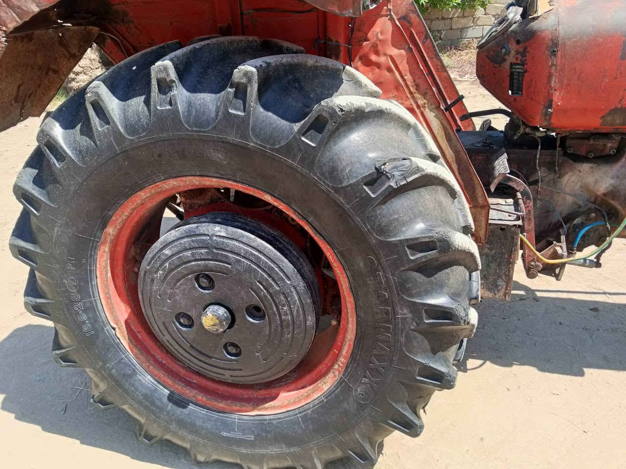 عنتر 71 موديل 85 رقم وسنوية بدون تحويل
مكينة جاهزة من محرك  بم هيدروليك كير  كيج حماوة شغال نكرة سلف 
ثكال الامامي وخلفي 
بريك دهن 
السعر 4400 وبيها مجال 
المكان بابل مشروع المسيب 
للاستفسار الاتصال على الرقم 
***********
اخوان الموشراي لا يتصل رجاءا
