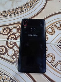عدنا موبايل للبيع 07772686137