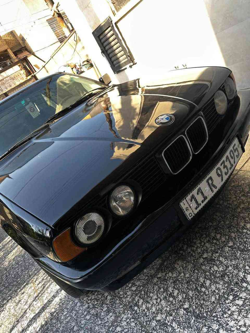 بي ام دبليو للبيع موديل 1990 رقم جديد هزه جديد تحويل ثاني يوم بغداد رايدها ب 48 وبيها مجال بسيط مكاني بغداد تقاطع درويش قرب السيديه للمراسله  والاستفسار ***********
