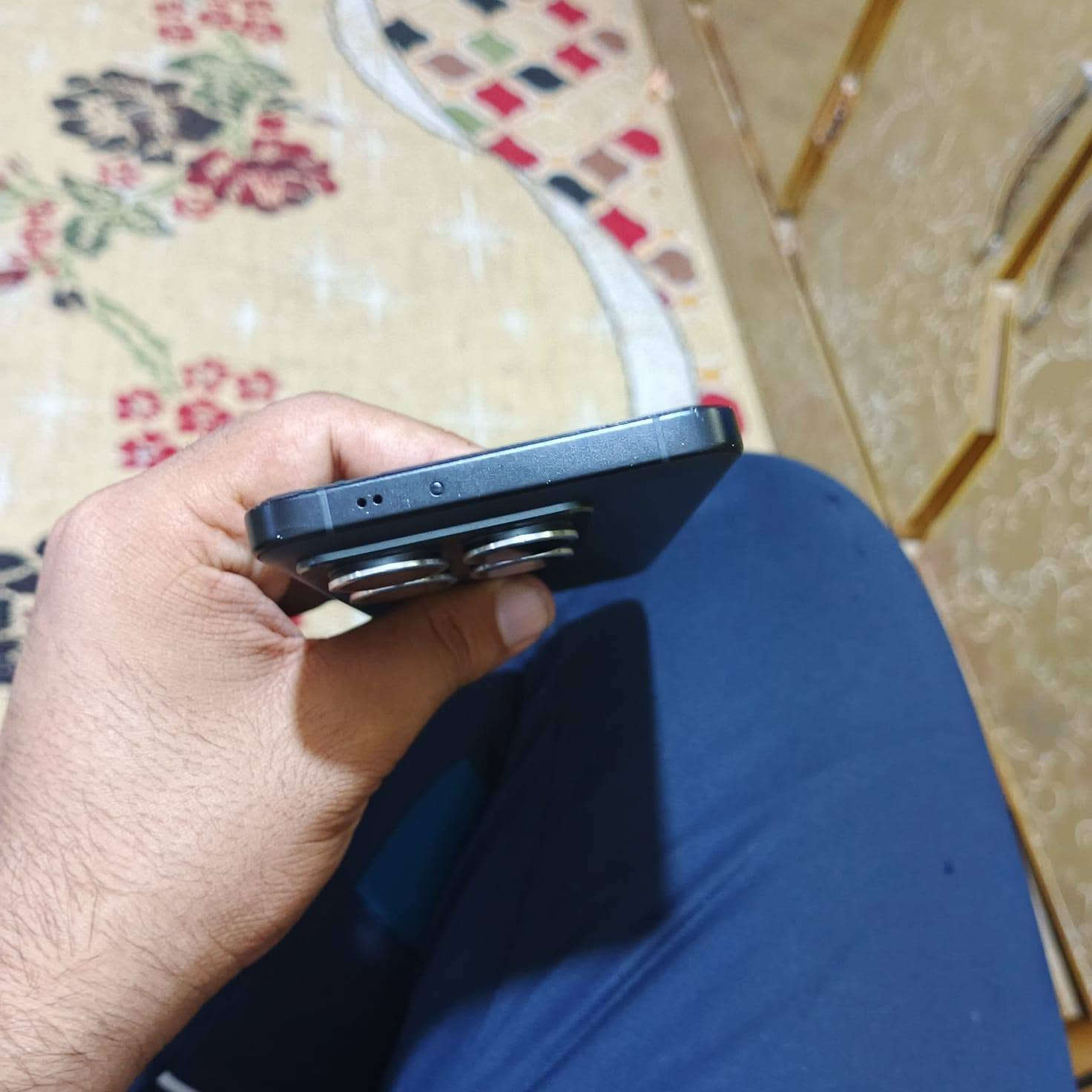 السلام عليكم شاومي 14 تي برو 512 كامل ملحقات من دون كارتون شاحنتة الاصلية 120w بطارية 90 الجهاز بحالة ممتازة مابي شخط او شي وشرط الفحص مكفول كفالة عامة مكاني نجف تجي تاخذه من باب البيت سعرة 550 

تواصل واتساب ***********
