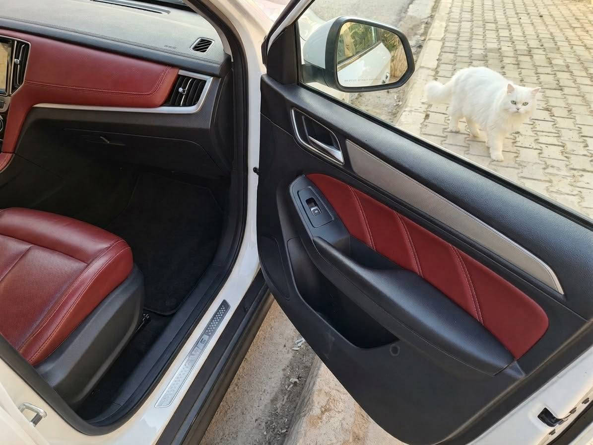 MG RX5 2022
 ماشية 68  رقم بغداد انكليزي حره
***********
السعر 120 وبيها مجال
