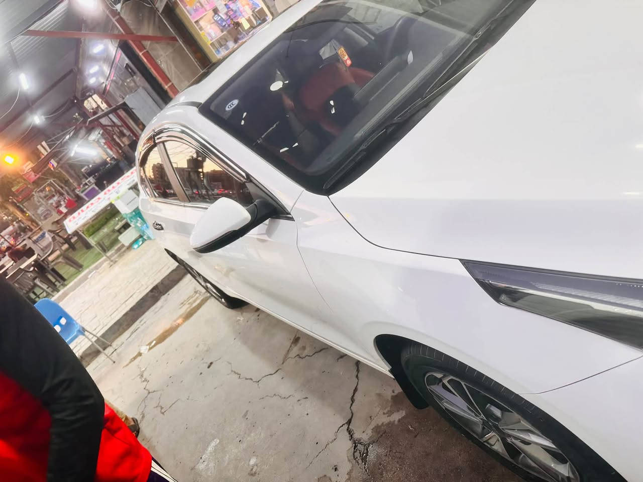 🚘 Kia K3 2024 | فول مواصفات 🔥

💵 السعر:  135$ (يُرجى التأكد من السعر)

━━━━━━━━━━━━━━━━━━

🔰 معلومات السيارة
🚗 النوع: Kia K3
📅 الموديل: 2024
⚙️ المحرك: 1500 CC (4 سلندر)
🛣️ المسافة: 13,000 كم فقط
🪪 الرقم: أربيل
❤️ الداخل: جلد أحمر

━━━━━━━━━━━━━━━━━━

✨ المواصفات
✔️ فتحة سقف
✔️ فرش جلد فاخر
✔️ 6 Airbags
✔️ شاشة لمس + كاميرا خلفية
✔️ بصمة تشغيل + بصمة أبواب
✔️ مكيف Touch
✔️ تحكم بالمقود
✔️ Full LED
✔️ مرايا كهربائية طي
✔️ حساسات 360°
✔️ مانع انزلاق (TCS)
✔️ Auto Hold
✔️ Electronic Parking Brake (EPB)

━━━━━━━━━━━━━━━━━━

📍 الموقع: بغداد – الكاظمية

📞 للاستفسار :
***********
بأي مكان
