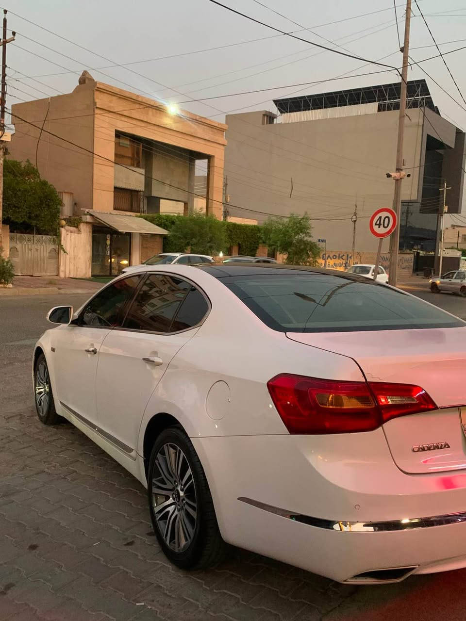 Kia cadenza 2011 xaliji

فوول مواسفات 
سێ پارچەی پێش و بستەک هیلالی چاملغی پشتی سبوغ 
دوو جێگای تەعدیل 
بەتانەی سەکن سبوغ قۆپی شانسی هەیە 
ئێرباگ سوکان تەقیە رەسمی سۆنەرم داناوە 
مەکینەی V6 کەپس 
رەقەم هەولێر سەنەوی کۆن 
٣١٥ هەزار کم رۆیشتییە 
نرخی ٨٩ وەرەقە و مەجال 
***********📞 أربيل, العراق
