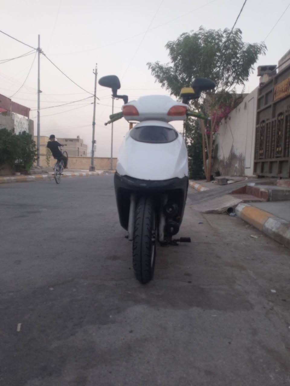 سلام عليكم هوندا سبيسي للبيع او مراوس بماكس كلهه شغالة كهرباءياته تشغيل هندر نكرة تواير تخم تاير جوبلس جديدات مااتواجد خاص اتصل على هذا الرقم ***********
