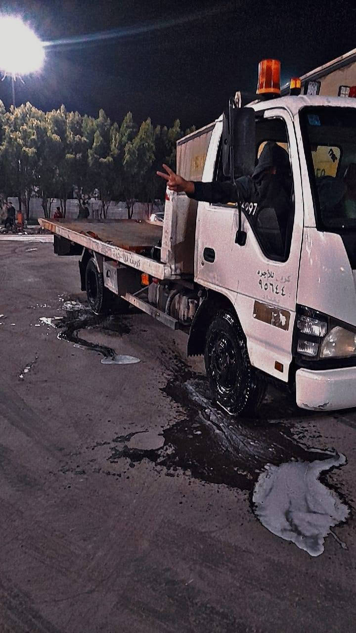 السلام عليكم
ازوزة للبيع كرين سطحي امراتي بلادي
ثلاث جكات
مكينة كير جدد
تبريد شغال
رقم إنكليزي بسمي
جهازة للشغل 
***********
