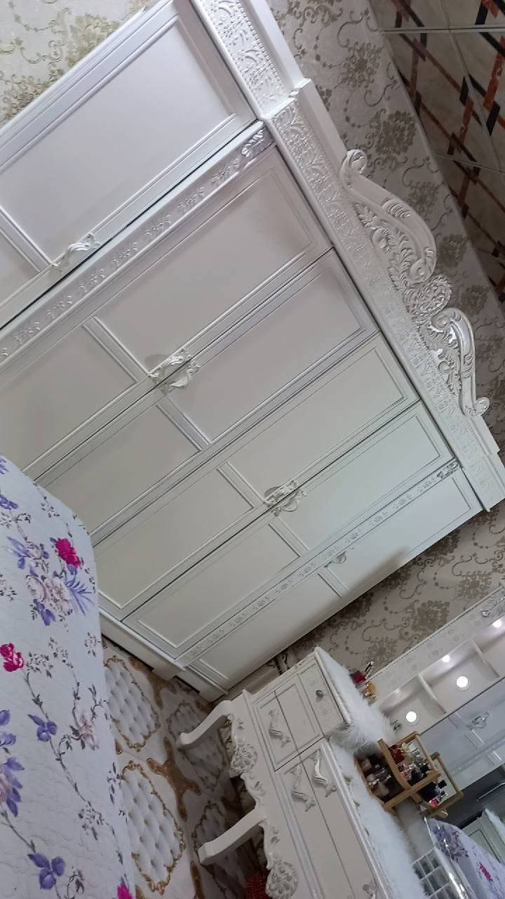 السلام عليكم
غرفه كويتي للبيع 
الغرفه نضيفه جدا صار شهرين من اشتريتهه
الغرفه تتكون من كنتور٦بيبان وميز صغير ٢ 
وميز تواليت وجربايه جلد اصلي
السعر 950 الف وبيها مجال. 
العنوان البصره
للاستفسار ***********
