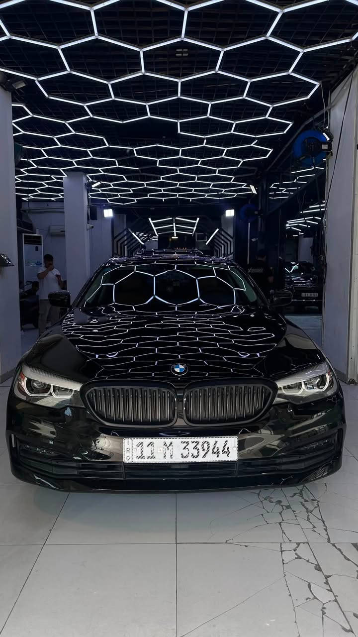 Bmw 530i 2020
واردخليجي وكالة العروش ماشية 100 الف كيلن
السياره فول مواصفات ١/١ محرك 4 سلندر  
سلايد
فول رادارات تحكمات سترين  
كشن حظن كهرباء حزام امان خزن كهرباء 
الكشان جلد كهرباء خزن ميموري كشن السايق والسكن 
اناره محيطيه داخليه متغيره 
كامرة خلفية + حساسات 
اوتوباارك اوتوهولد 
هاند بريك بصمه
مري شفط قلابه
داخل مشمشي
السياره جديده اي مسج اي نقص مابيها 
26.500$ 
السيارة احلى من صور 
***********
