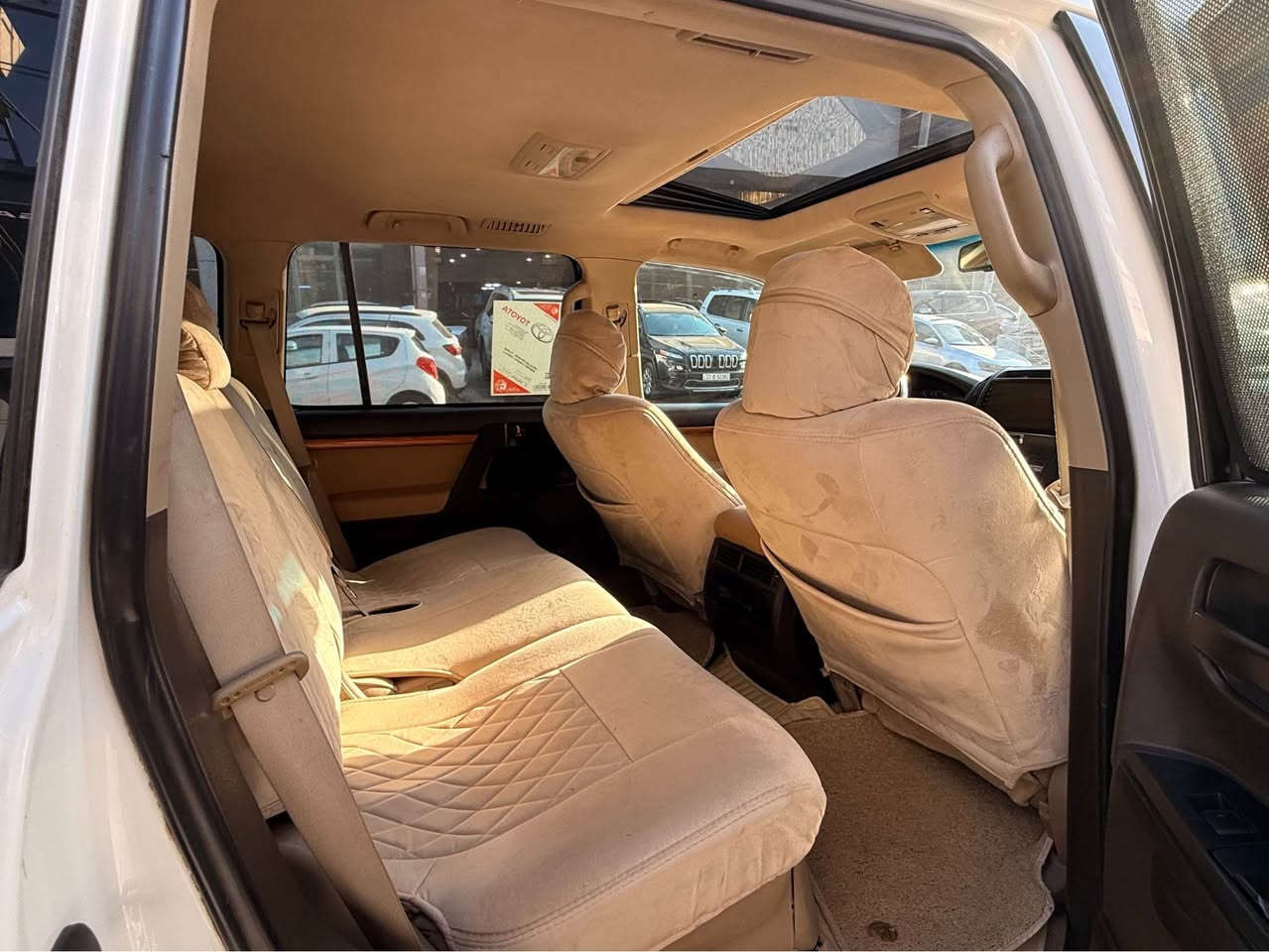 Toyota Land Cruiser 

مۆدێل:2008

مواصفات:GX.R :V6

سەقف سلایت:بەسمە:دەبل ئەکسل:شاشە گەورە:

یەک پارچەی هەیە 

سەیارەکە خەلیجیە :قەپات مواسەفاتە

سەیارەکە 240 هەزار رۆیشتیە

گێر و مەکینە بەشەرت 

بۆ زانینی نرخ :ژمارەی تەلەفۆن:***********

رەقەموو سەنەوی نوێیە بەناو کردن بە شەرت

هەموو لەیەک برای گەورەن. أربيل, العراق
