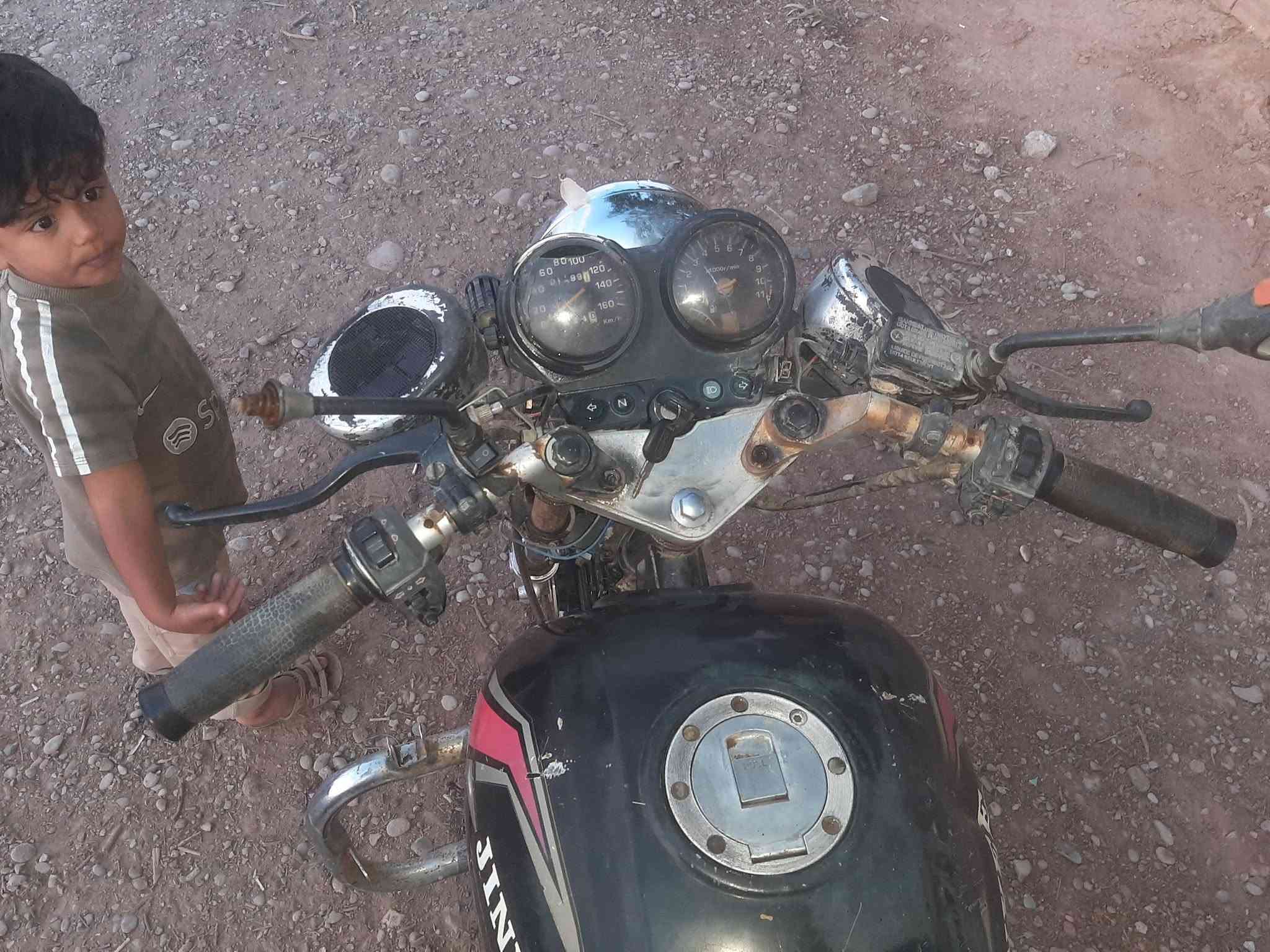 مقفول • ناقص بطارية • كهربائيات شغاله