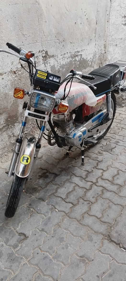 دراجه للبيع اربعه كير موديل شاصي 19مكينه 22 مفتوحه ولفات صوتهة حلو أوراق اصولي سعر 925 وبيهة مجال وباقي الغراض جدد كهربياته شغاله مكان كوت المشروع ه‍/***********
