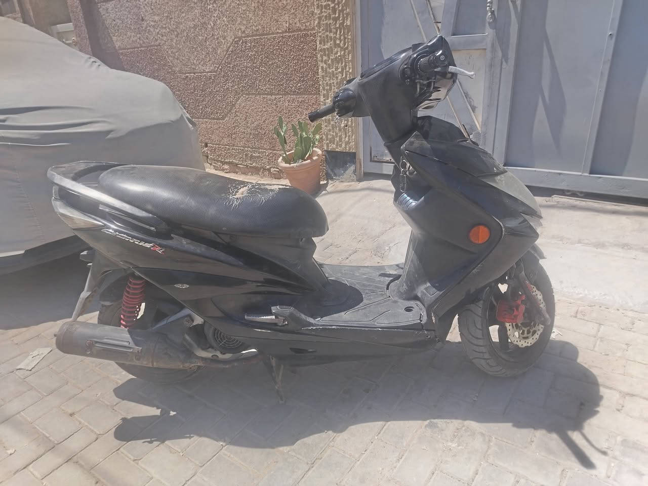 السلام عليكم للبيع سكنس لد 850وبيهه مجال قليل مكينه مكفوله مكان كاظميه ***********

