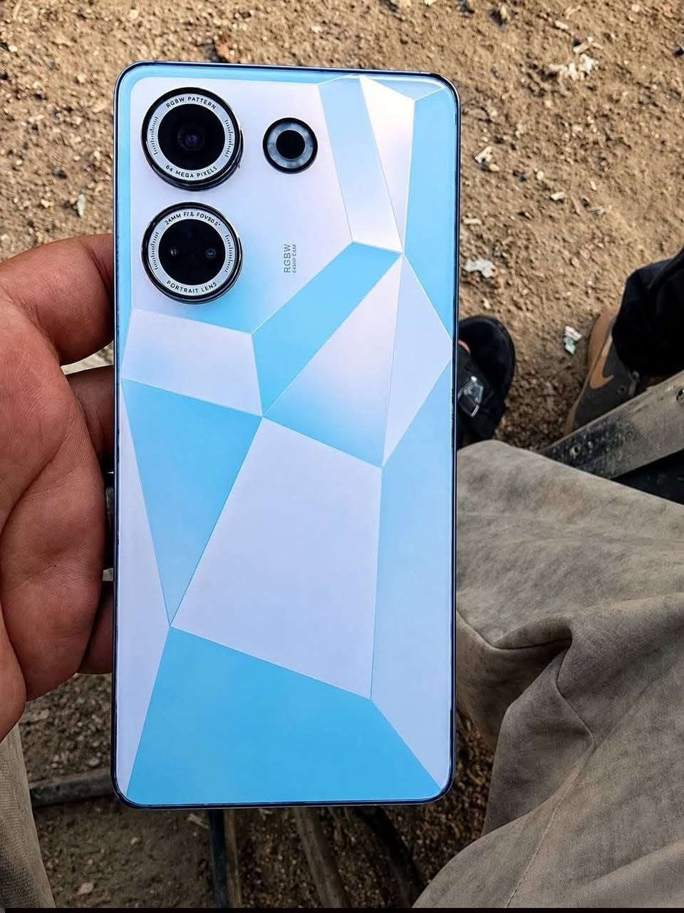 TECNO CAMON 20 Pro نظافه الجهاز 99%
(ذاكرته 256)(عشوائيته 8 + 8) سعره 170
‏‪***********‬‏
