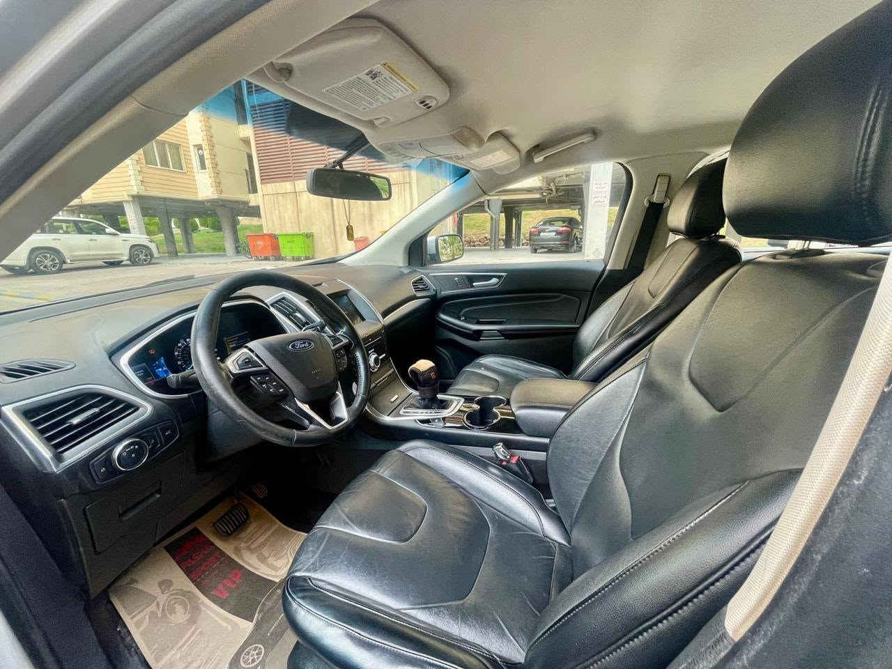 FORD EDGE TITANIUM
مواسفات: کوشن جلد و هیتەر 
شاشە و ئیمپفایەری SONY
٣شاشە
لایت بەگ لایت لید و ئەوتۆ 
بەصمە و شغال 
ویل ١٩ 
کۆدی دەرگا و دەرگای دوا جەگ 
دەبڵ گێر و گێڕی سەر سوکان 
مەکینە 2.0 turbo
برێک کارەبای 
ڕاداری ئاوێنەکان 
تەبرید دواڵ زۆن 
سەیارەکە فول فولە بەس پانۆراما نییە ..

سەیارەکە ٢٠١٧ و ٨١ هەزار ڕۆشتوە ،
زۆر تازە و بێ نوقسانییە سەنەو پلێتی هەمووی تازەیە تەقە و رەقەش بە شەرت بە ناوی خۆمەوەیە ،
سەیارەکە بێ بۆیاخ و بێ ئەرباگە تەنها دەرگای دواوە گۆڕاوە بە بیلاد کەمێک ناو حەوزەکەی گرتوە بە شەرتی هەموو شتێک دوو پەڵەی بچوک pdr هەیە و دەعامیەکانیشی بۆیاخی نییە هیچ گلۆپێ لە داشبۆردەکەیا ئیش ناکات ...
گێڕ و مەکینە نە کراوەتەوە و بێ کێشەیە بە شەرتی یەک مانگ ، کامل سێرڤس کراوە ...
بۆ زانینی نرخ پەیوەندی بکەن    *********** السليمانية, العراق
