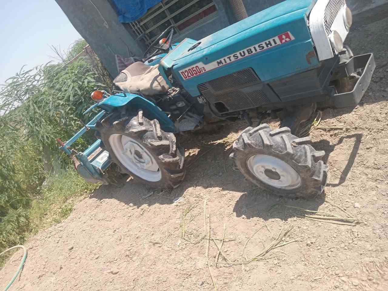 كابوته ياباني وراها رفاسه البيع السعر ٥ مليون مكان واسط الصويره ***********
