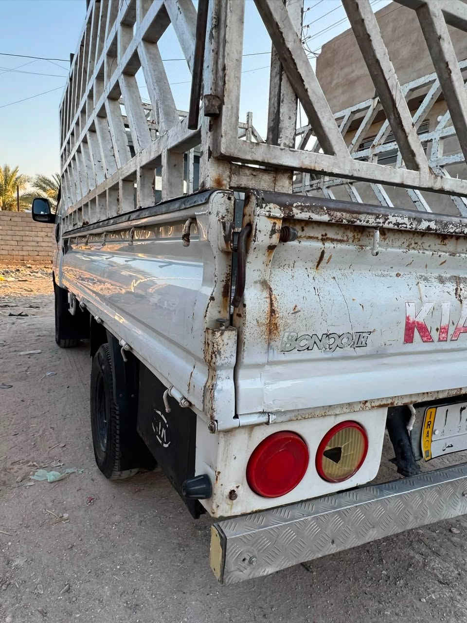 سلام عليكم مديل ٢٠٠٥مسكر بم ونوزل مكفوله سياره من الضربه رقم بغداد    ولمكان بغداد المعامل باويه سياره جاهزه تخم تاير 
***********

