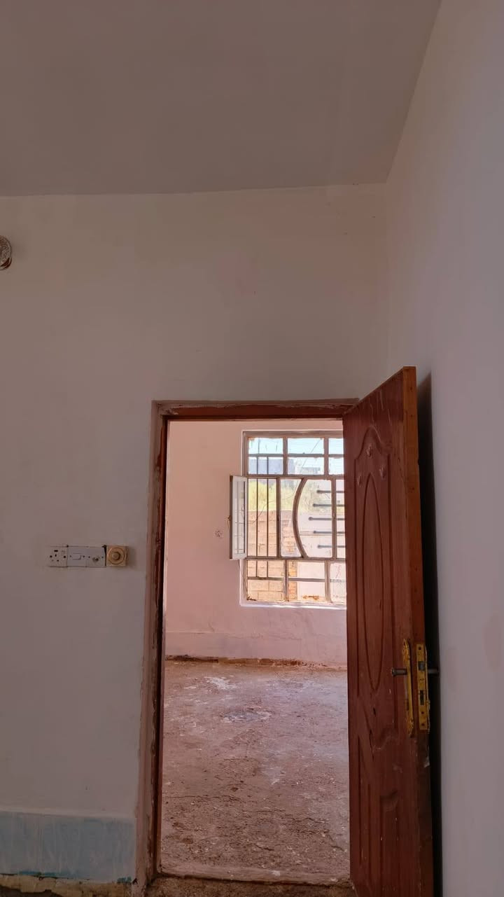 بيت للايجار • ١٠٠م • نهاية شارع الطيار