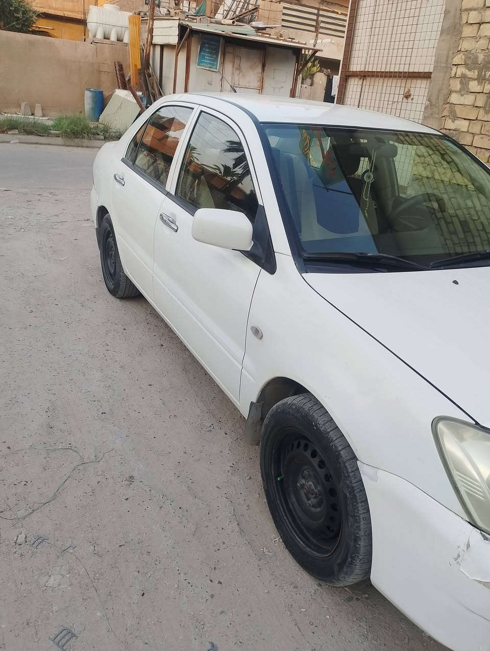 السلام عليكم لانسر موديل 2010 گير مكينة تبريد صدر كفالة بسمي تحويل ثاني يوم مكانها الزعفرانية منطقة الوليد السعر 85 بيها مجال للشراي للاستفسار عل الرقم ***********,,
