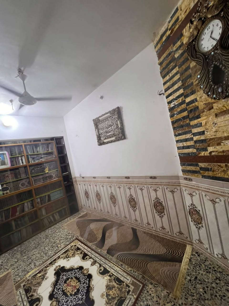 بيت للبيع مساحه 100 متر
طابق ونص
📍 الموقع: كربلاء – حي القدس ثاني بيت عن الشارع العام
📜 ملك صرف
💰 السعر: 130 مليون 
🤝 وقابل للتفاوض
📩 للاستفسار مراسلتنا على الخاص
او الاتصال،واتساب ***********
