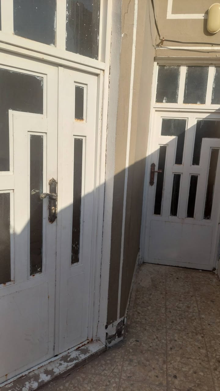 بيت زراعي للايجار ١٠٠م السهلة  الفرع المقابل مستشفى العراقي غرفة ومطبخ وصالة وصحيات ٢ واستقبال ومكشوفة  وتانكي ٢ وكيزر ٢٥٠ الف مقدمة ثمان اشهر للاستفسار ***********
