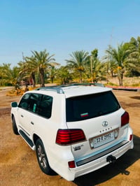 لكزس LX570 • ٢٠١١ • رقم نكليزي