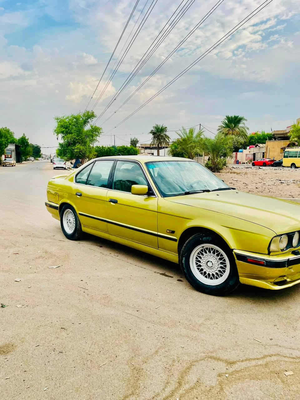 السلام عليكم
 للبيع 520 موديل1990كير عادي محرك 25 مسكر فانوص تبريد شغال بس البوري طاك كهربائيات صدر امامي جديد المكان بغداد السعر45 ووبيها مجال كلش قليل وجماعة الجوه 40لا تعلق ولا تتصل واي تعليق سلبي يعكس تربيتك وأخلاقك 
 للاستفسار *********** او عالخاص
