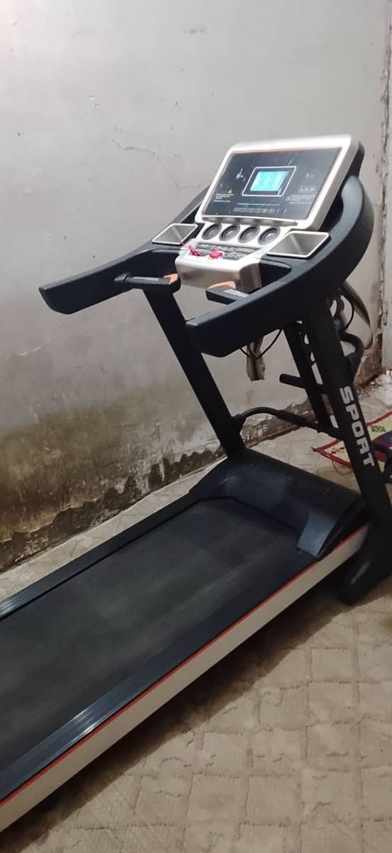 جهاز جري كهربائي ماركة سبورت مستخدم نظيف يحمل وزن ١٣٠ الى ١٢٠ كيلو بي سرعات متعددة وشاشة بيها اواكس وسماعات ومدخل يو اس بي وتحسب الوقت والمسافات المقطوعة والسعرات المحروقة وقياس نبض دكات القلب وبي حزام رجاج كهربائي لتكسير شحوم البطن السعر ٢٨٠ ألف سعر نهائي عنوان بغداد للشراي مراسلة الصفحة او الاتصال على الرقم *********** يوجد توصيل بكروة في بغداد فقط
