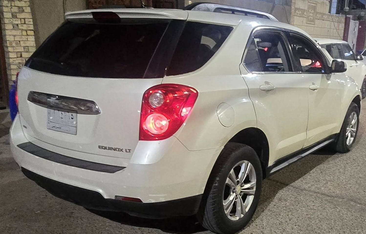 تحية طيبة 

شوفر ليت اكونس 

موديل 2014 

مشروع وطني 

محرك 2400

كير محرك كفالة 

تخم تاير جديد 

صدر امامي خلفي جديد

كهربايات جاهزة

تبريد بس اصبع مال كبريسر 

مكفولة من الظربة 

صبغ بيها بابا الصدر فقط 

بيع امراوس حسب القناعة

السعر المطلوب /85\وبيها مجال بسيط

مكان السيارة بلكوت مركز مدينة

الاستفسار اكثر الاتصال على الرقام

/***********\***********\
