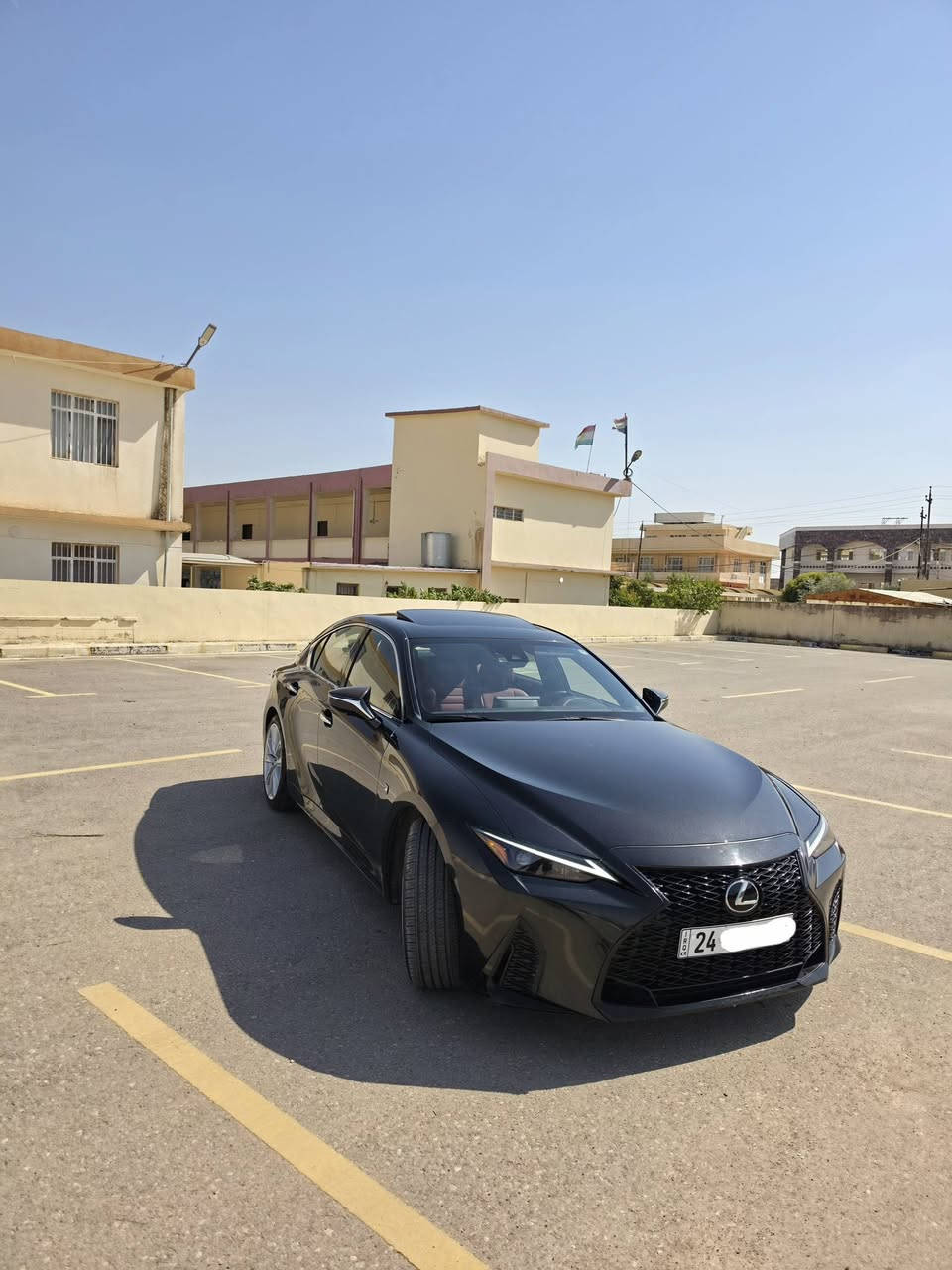 🔱lexus is 350 2023 fsport F1🔱
انظف و اجمل is بكلل عراق 
سيارة جديدة بحالة شركة 
ماشية ١٣ الف ميل 
فول مواصفات 
٥ كاميرات 
رادار360 
حساسات 360 داخل احمر
لون اسود كرستالي ملكي 
سيارة دفع خلفي 
شاشة جبيرة كراسي ميموري(خزن) و هيتر و تبريد 
ستيرن هيتر 
الي يعرف بلis يعرف شنو f1 
ليد داخلي ليلي خفي 
حادث سيارة موضح بصورة بيهة نص جاملغ 
بدون قطرة دواخل بدون ابرباك 
سيارة بحالة شركة جديده كلش 
عليها تايرات خلفيه سايلنت بدون صوت من ماركت اوتاني اصلي
وسياره عليها مرايات اصليه كاربون فايبر وا يدات نيكل اصلي 
***********
سياره طالب بيها 3.55 وبيها مجال الي من صدق يعشق شي اسمه ارنوبه 🖤🇯🇵
