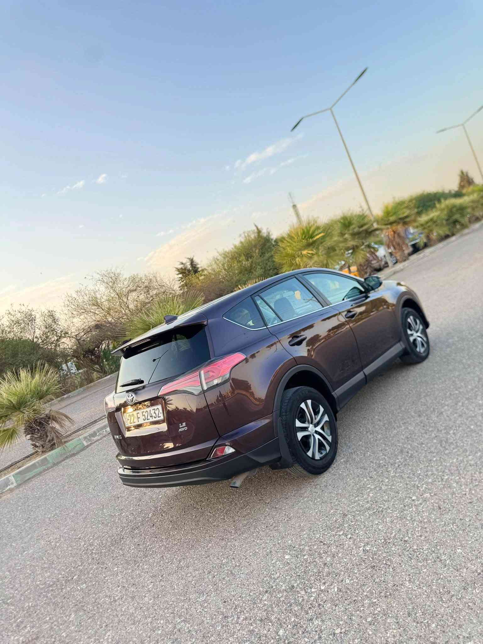 تويوتا راف فور
موديل 2018 الفئه Le
وارد امريكي بدون صبغ
فور ويل AWD
حساسات رادار امامي 
تحديد مسار+تحدير خروج عن مسار
مثبت سرعه +شاشه دعم كار بلي 
كامره خلفي +نقطه عمياء
تحكمات استيران جهتين
صدر امامي خلفي جديد 
تخم تايرات جديد انتاج2026
رقم سنويه جديد اربيل بسمي 
بدون حادث فقط تخريب جاملغ دعاميه امامي فقط
سعرها 153 بيها مجال بسيط
مكان كركوك  ***********
