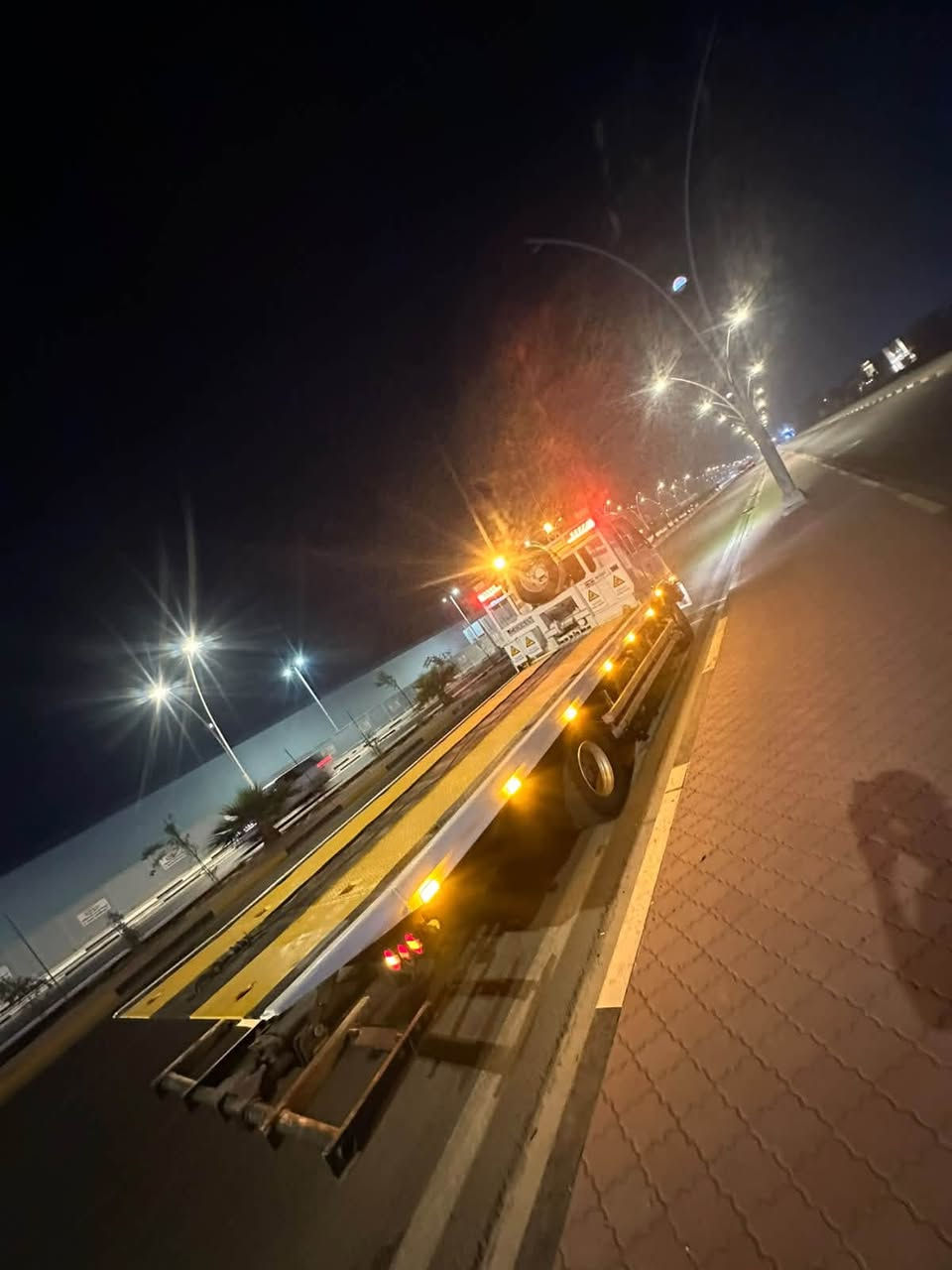 نيسان • ١٩٩٩ • سطحه ياباني