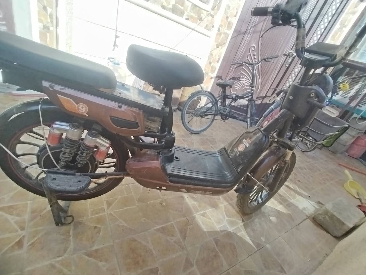 دراجه HIS ار ٧ شكل القديم الدراجه نظيفه تحتاج فقط بطاريات السعر جدا مناسب بنظافه الدارجه 

*********** للاستفسار دايركت

