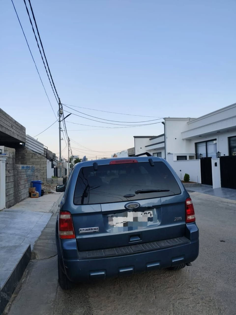 بێ بۆیاغ،دوو سێ شوخت و قۆپی هەیە
مواسەفات xlt، ناو ڕەساسی
گێڕ تۆماتیک،تڕاکشن،دژەخلیسک،بەسمە،ABS،شاشە، ئاوێنە کارەبایی،کۆدی دەرگا،تولی سەقف،بلوتوز

گێڕ و مەکینە و کارەبایی و هەموو شتێکی بەشەرت،نەکراوتەوە
نرخ ٩٠ وەرەقە و مەجالێکی کەم
شوێن:ڕانیە
*********** وەتس ئەپی لەسەرە

فورد اسکیب ٢٠١٢،ستە سلندر،ٲکسل واحد
بدون سبوغ،بیها شویە رصعات
مواصفات xlt معروف
کیرومحرک،تبرید کلش بشرط ما مفتوع
سعر: ٩٠ ورقە و شویە مجال
مکان: رانیە
