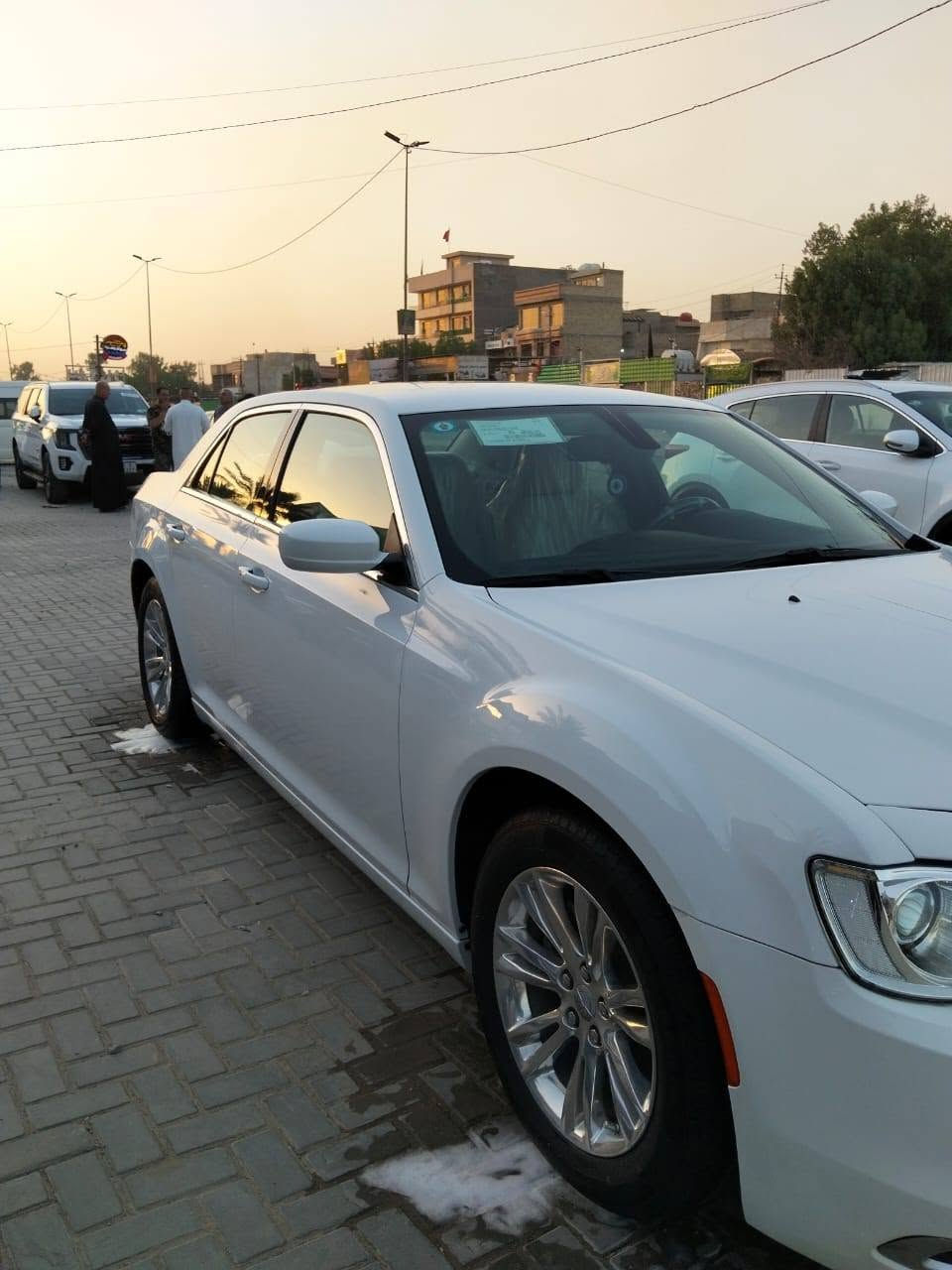 السلام وعليكم عندي أوباما البيع موديل 2022 سياره كفالة عامة فقط دعامية امامية بيهة صبع سياره جاهزه على الخير تخم تاير ويل مكسيكي مكاني بغداد حي اور الاستفسار *********** السعر 280$
