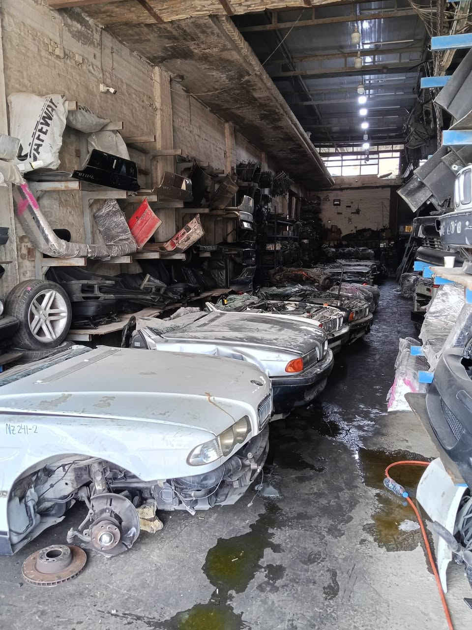السلام عليكم 
وصول حاويهBMW وارد يابان 
700
500
خفاش 
باخره 
العنوان الحله الحي الصناعي شارع العام شركة المركزي على يوسف 
***********
