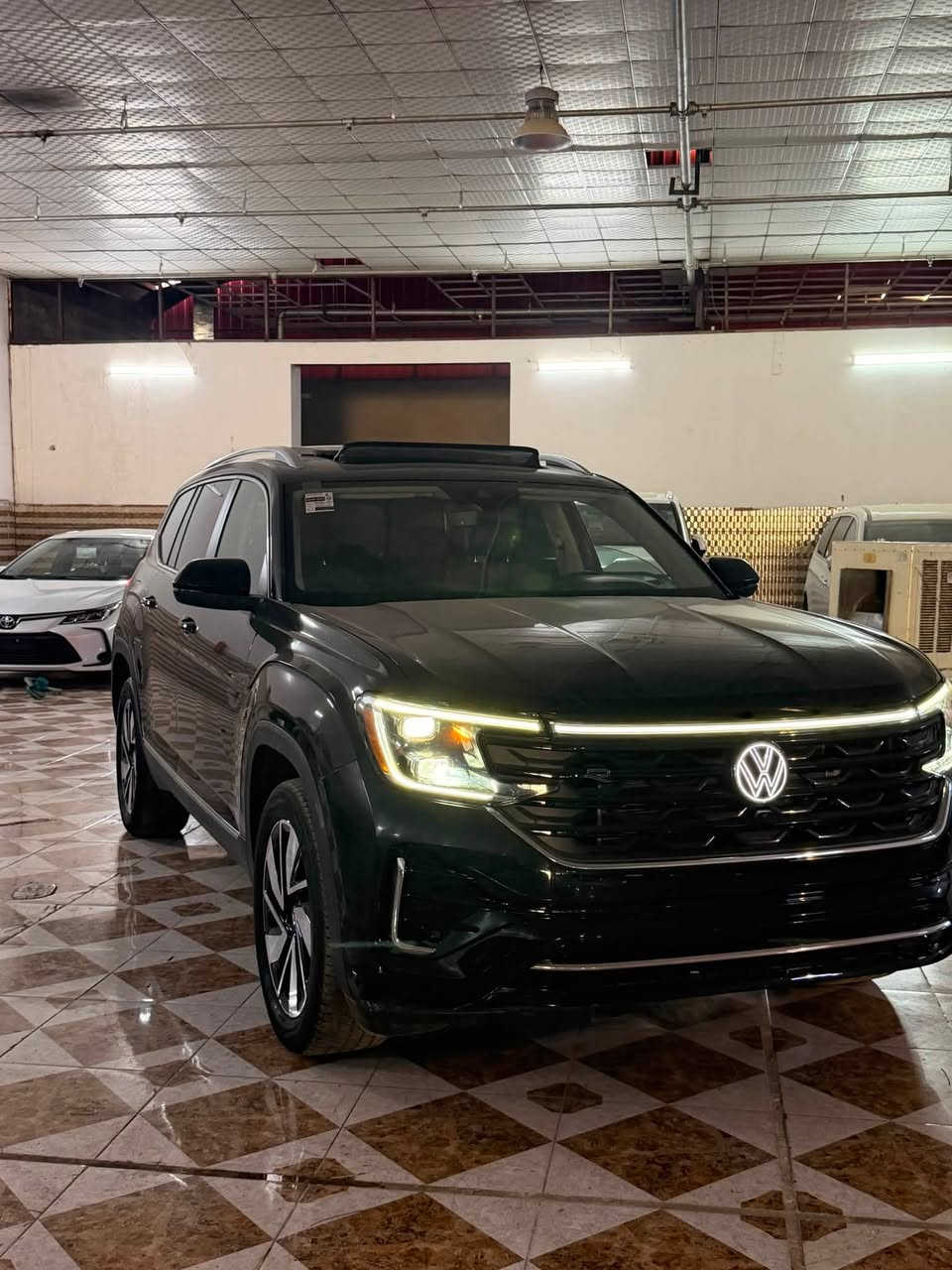 Volkswagen Atlas sel 2024 🔥

حجم المحرك 4 سلندر  
فول موصفات للاخير
٧ راكب
وارد امريكي 
ضر سيارة جاملخ بونت سبوغ بدون ارباك 
بدون دواخل
المواصفات  :
بانروما 
داتاشو 
4mation دبل اکسل
بصمة تشغيل
بصمة أبواب
تشغيل عن بعد (Remote Start)
صندوق شفط كهربائي 
رادار أمامي (تحديد مسار)
رادار جانبي (نقاط عمياء
رادار خلفي (تحذير من الاصطدام)
سستم سماعات FENDER
تحكم وضعيات القيادة Drive Modes 
تبريد مركزي لمس
كشنات جلد+تدفئة تبريد مشاج
هاند بريك بصمة
Android Auto 
Apple Car Play 
مانع انزلاق+ABS
شاشة كبيرة لمس
حساسات خلفية+ كاميرا 
تحكمات استيرن
اوتو ستارت Auto start 
اوتو ستوب Auto Stop 
وبقية المواصفات المعروفة

العنوان اربيل 
كاتي بدون اوقام تترقم شمالي فقط
للاتصال استفسار واتس اب

***********
