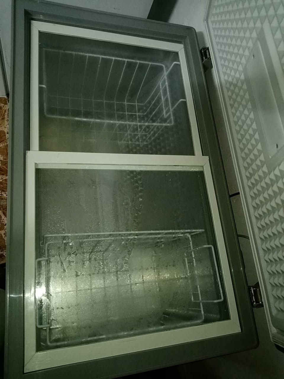 مجمدة مستعمله للبيع عنوان حله شارع 40/***********
