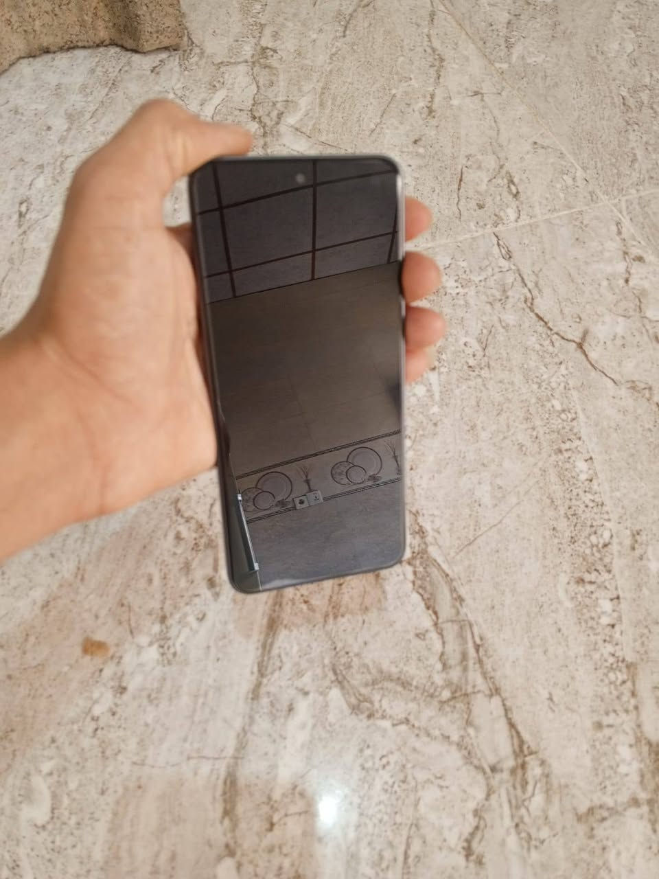 جهاز تكنو بوفا 7الترا  5G جهاز ويا شاحنه وكفر أخو الجديد بس بي فطر بصف الإطار مال كامره وهذا إلي بلشاشه سعر عل واتساب ***********

