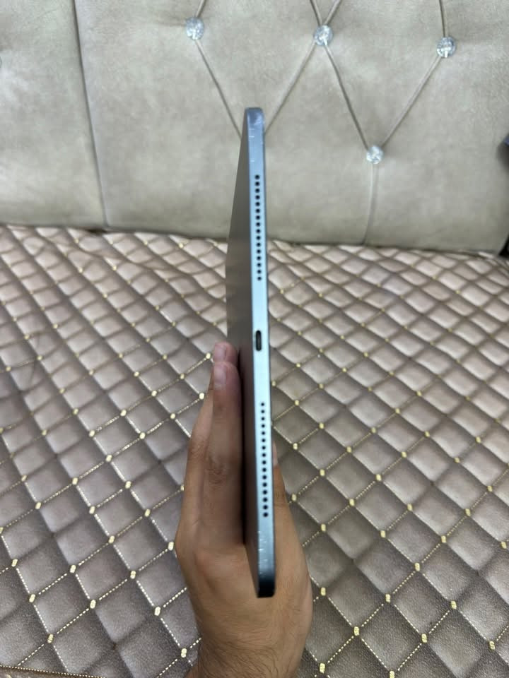 ايباد شاومي Xiaomi Pad 6S Pro 12.4 يشغل 120 فريم 

 مواصفات الجهاز : 🔥شاشة كريستال واضحة بمقاس 12.4 بوصة، 144HZ، ودقة wHyperCha
3K
8 Gen 2 معالج
القوي بتقنية 4 نانومتر ( a
6 سماعات لصوت ستيريو مذهل
Dolby Vision دعم تقنيات
Dolby Atmos g
سينمائية
HyperCharge واط 120 شحن سريع بقوة
بطارية تدوم طويلاً بسعة 10000mAh

السعر. 550 

بغداد / البلديات  الرقم ***********
