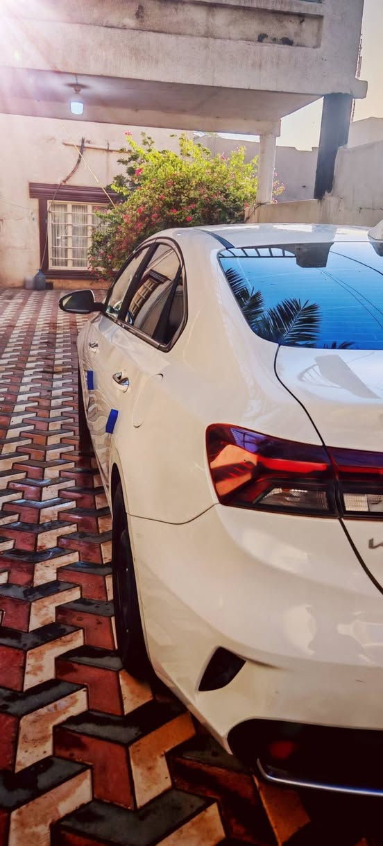 سلام عليكم
للبيع او مراوس بسوناتا 2025 خليجي 
Kia K3 2022 

كفاله عامه من الصبغ والتبديل والضربه ( فقط بيه بارد بالجاملغ كد 4 اصابع )

فول مواصفات للاخير .. 

فتحه
جلد 
بصمه داخلي وخارجي 
تبريد شاشه 
تبريد قطعتين ثلج 
اشاير مري 
كشاف نهاري 
اشاره لكزز بلادي 
تحكم سترين 
مثبت سرعه 
اوتو هولد
سايد بريك كهربائي 
كامره فيو 

مكينة دوش 1.5 دبل نوزل 
شرط دهن اصلي ضمان 10.000 كيلو وصولات الضمان كلها موجوده 
دهن كير اصلي ضمان 40.000 كيلو 
ادامه كامله متفتح اي شي بيهه وشرط الاصلي الكوري من الوكاله 
حداديه بالجيس 100%
تايرات جدد 100%

عليها تغليف كامل 
البيبان والارضيه والكشنات والتنته والجنطه كلهن مغلفات + مغلفه عوازل كلها 

ماعايزه برغي السياره الف دينار متصرف عليها جاهزه مجهزه من كل النواحي 

رقم سليمانيه بسم شركة تريد تحويل تريد مداور 

مكان السياره النجف 

السعر 135 

واتس  ***********
