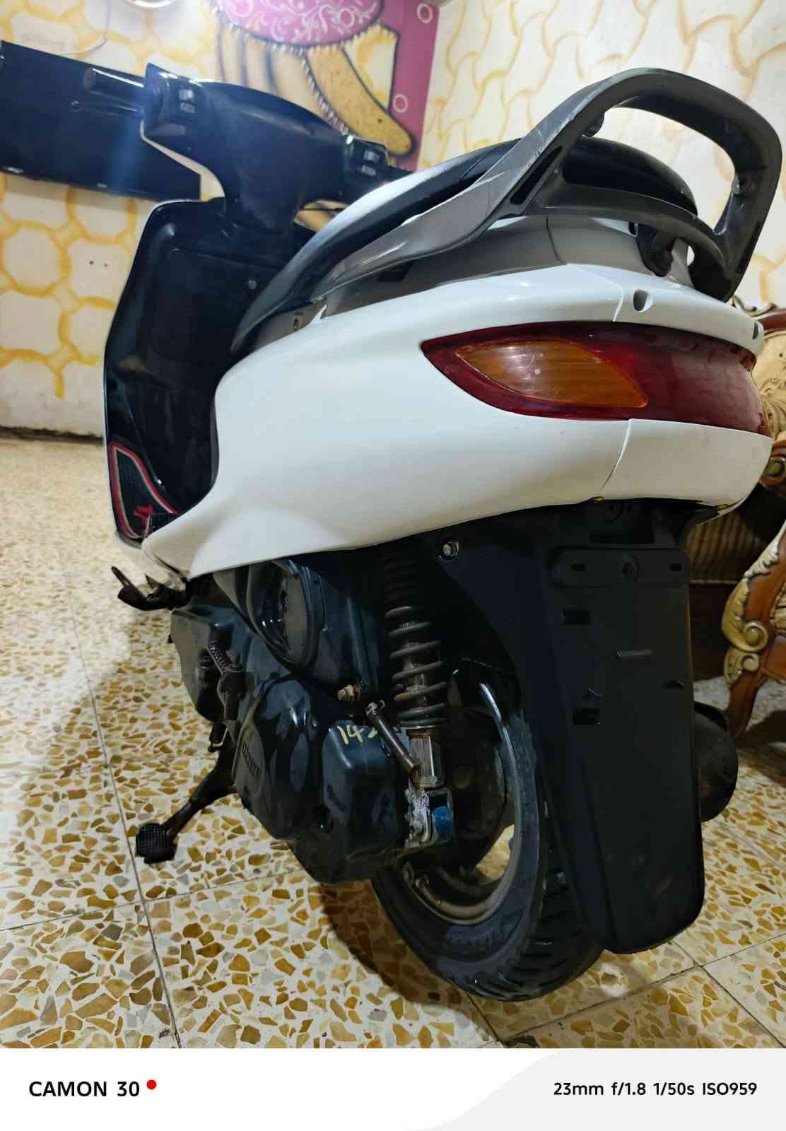 سلام عليكم دراجة للبيع دراجه نضيف معناا لكلمه صارلي شهرين من نزلته من لوكيل دراجه حاويه مكينه كلش قويه وناعمه لا مفتوحه ولااا شي حته بلك ما بدل بيه كهربائياته كله شغاله  سعر دراجه ٧٥٠ وبيه مجال لشراي تصل شلع عيوني مكاني وره معهد الفني شارع مشتال سلام  وهذه رقم***********

نص مكتوب في الصور:
- CAMON 30  23mm f/1.8 1/50s ISO671
- CAMON 30 23mm f/1.8 1/33s ISO682
- CAMON 30  23mm f/1.8 1/50s ISO959
- CAMON 30
- 23mm f/1.8 1/50s ISO594
- 23mm f/1.8 1/50s ISO967