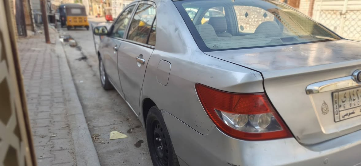 السلام عليكم BYD F3  2013 كير ومحرك متسوبيشي لانسر جدد محرك توه مشدود مكفولة ضربه وتبديل وخياس بيها بس جاملغ جهة الصدر مصبوغ أثر شخوط صدر تبريد تخم تاير باتري كله جديد ماشيه ١٦٨ حقيقي رقم بغداد بسمنا تحويل مباشر سياره حلوه ومناقصها شي مكينتها جديدة  مكاني بغداد سعر ٥٠ وفيها مجال رقمي ***********
