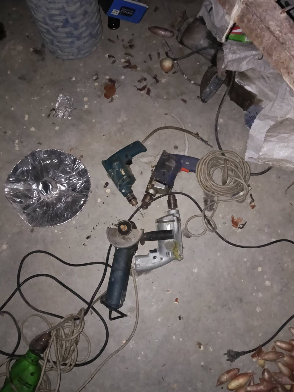 دريلات • مستعمل نظيف • عدد ١٢