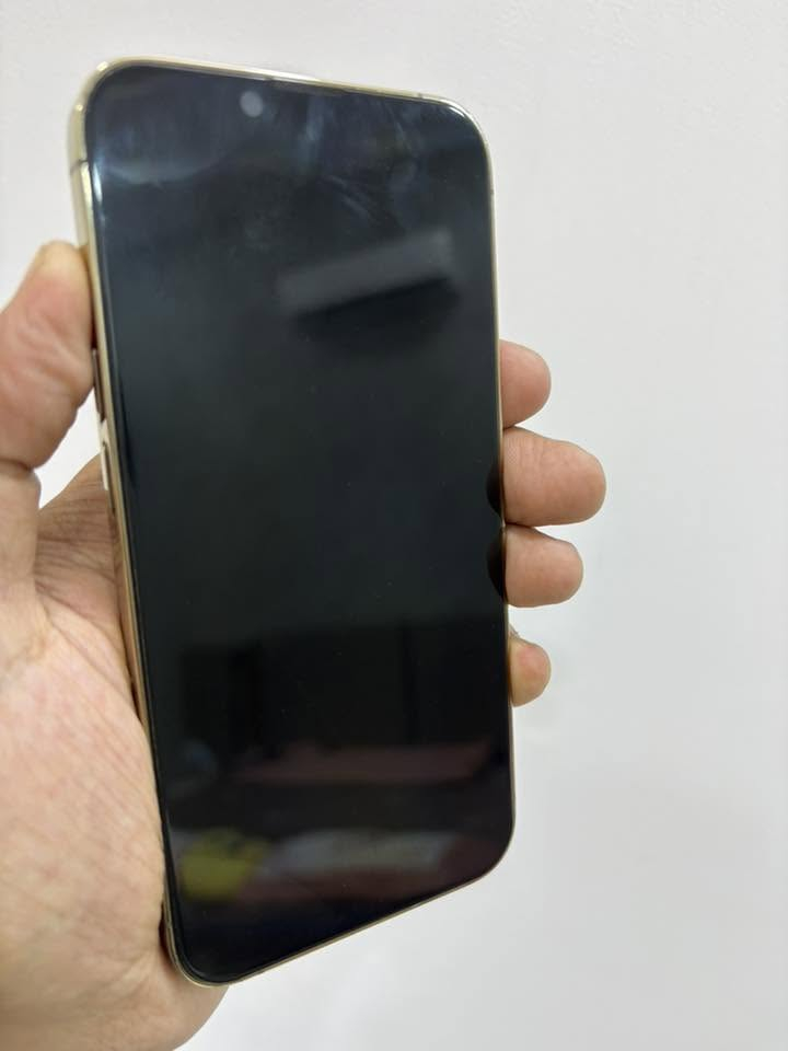 آيفون 13 برو (iPhone 13 Pro) للبيع 📱
• المساحة: 256 جيجابايت.
• الجهاز نظيف جداً وبحالة ممتازة.
• الشاشة: مستبدلة شاشة أصلية من آبل.
• نسبة البطارية: 77% (بطارية الوكالة الأصيلة).
• السعر: (  450 ) ألف دينار عراقي 
الجهاز مكفول من كل النواحي 
 الفحص مباشر عند الشراء.
••••

آيفون X شغال وجاهز للاستخدام.
• البطارية: مبدلة جديدة يعني تنساها بالشحن.
• الشاصي بيه ضربة مثل ما مبين بالصور، 
وما مأثرة على أداء الجهاز.
• السعر : 80 ألف دينار عراقي 

• للتواصل واتساب  ( *********** )
المكان بغداد * ابوغريب * حميدشعبان

يوجد توصيل جميع المحافضات
