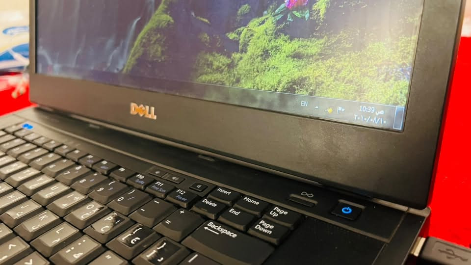مرحبا حاسبة DELL للبيع         100 فقط
سعرها 100 الف  وبيها مجاال نضافتها حلوة وشاشتها چبيرة 

موصفاتها مصورها خليتها بلمنشور 
عوزها فقط بطارية بـ 25 الف

رقمي *********** فقط واتساب 💚
