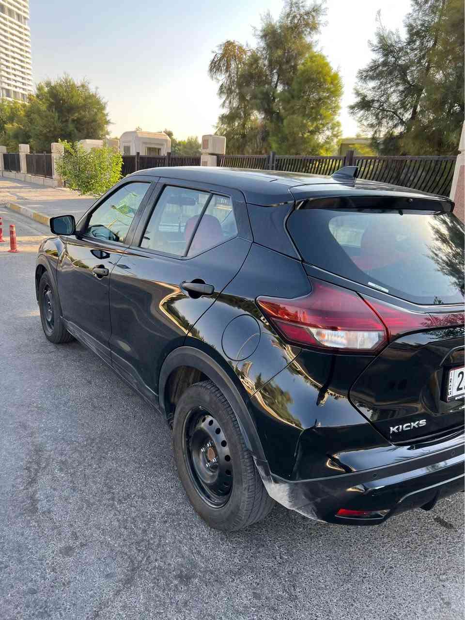 نیسسان کیکس ٢٠٢٢ S ٣پارچەی هەیە بۆنیت چامرلغ و دەرکەی سەکن بێژۆرێ    پەرەشوتی شان و سوکان تەقیوە سوکان سیستەمە چوارتایەی نوێی لەسەرە ٤٤ هەزار میل رۆیشتووە نرخەکەی ١٢٥ وەرەقە و مەجال ژمارەی مۆبایل: *********** أربيل, العراق
