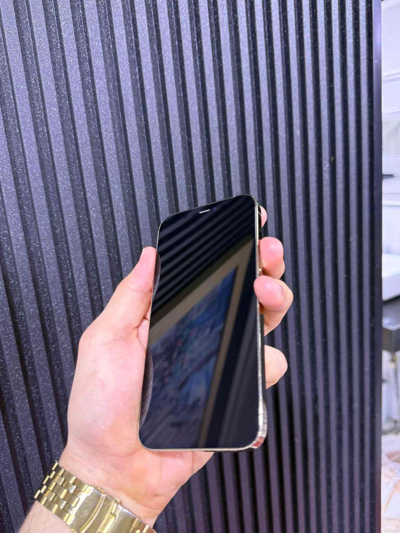 آيفون ١٢ برو • ٢٥٦ • بطارية ٧٦٪