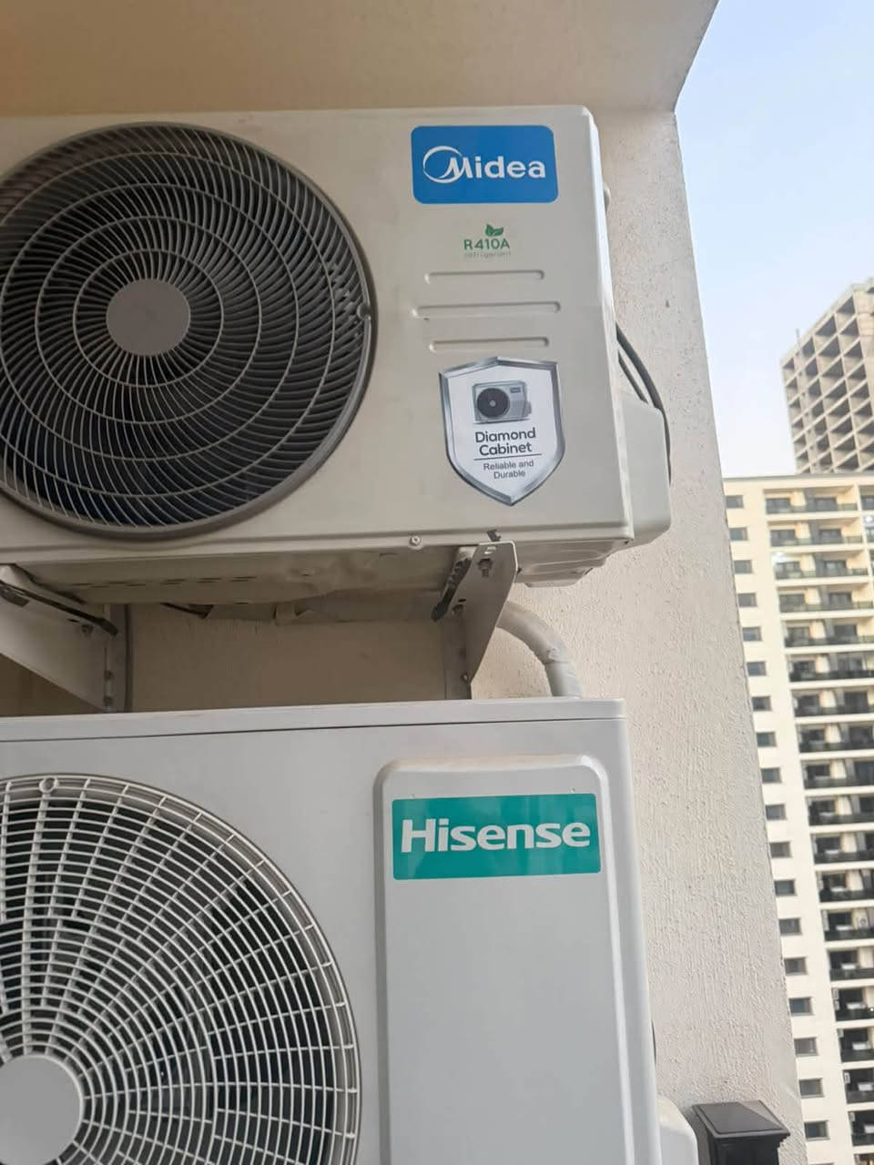 للبيع سبالت عدد 3 بعدهم جدد استعمال شهرين فقط نظافتهن 100‎%‎ نظيفات جداً
السبلت الاول طن ونص هيسينس اخو الجديد استعمال جداً جداً قليل غاز الشركه بواري كلشي جاهز تجي تفحصه وتاخذه سعره 550 الف 
السبلت الثاني والثالث
ميديا واحد طن اخو الجديد استعمال جداً جداً جداً قليل نظافته 100‎%‎ غاز الشركه بواري تجي تفحص وتاخذه سعر السبلت الواحد 400 الف
ملاحضه السبالت
جدد أستعمال جداً قليل
وهسه احتاجيت واريد ابيعهم 
مكاني بغداد مجمع دار السلام 
الرقم ***********
